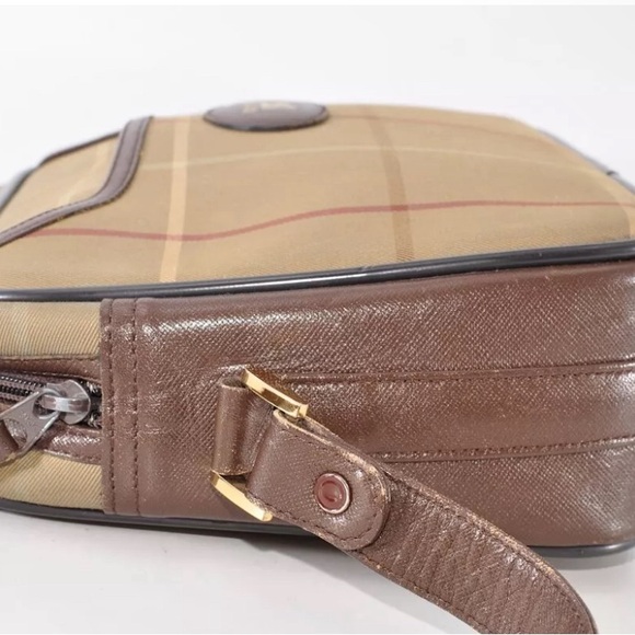 Burberry Vintage Olive Windowpane Shoulder Bag with Adjustable Strap - Picture 4 of 12